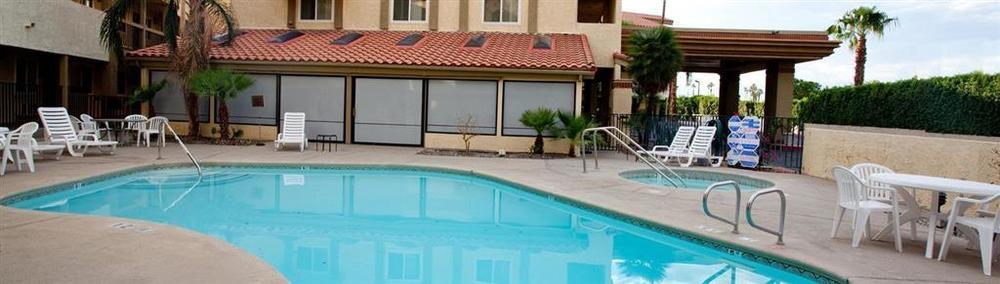 Red Lion Inn & Suites Cathedral City Palm Springs Зручності фото