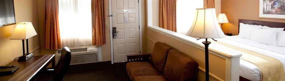 Red Lion Inn & Suites Cathedral City Palm Springs Номер фото