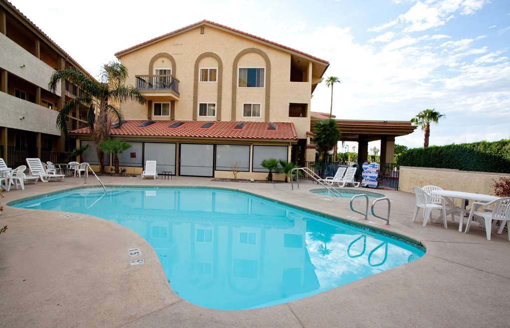 Red Lion Inn & Suites Cathedral City Palm Springs Зручності фото