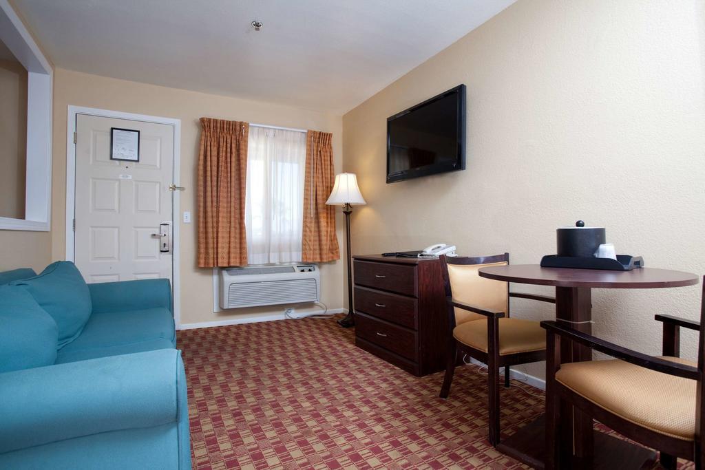 Red Lion Inn & Suites Cathedral City Palm Springs Екстер'єр фото