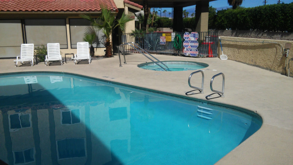 Red Lion Inn & Suites Cathedral City Palm Springs Екстер'єр фото