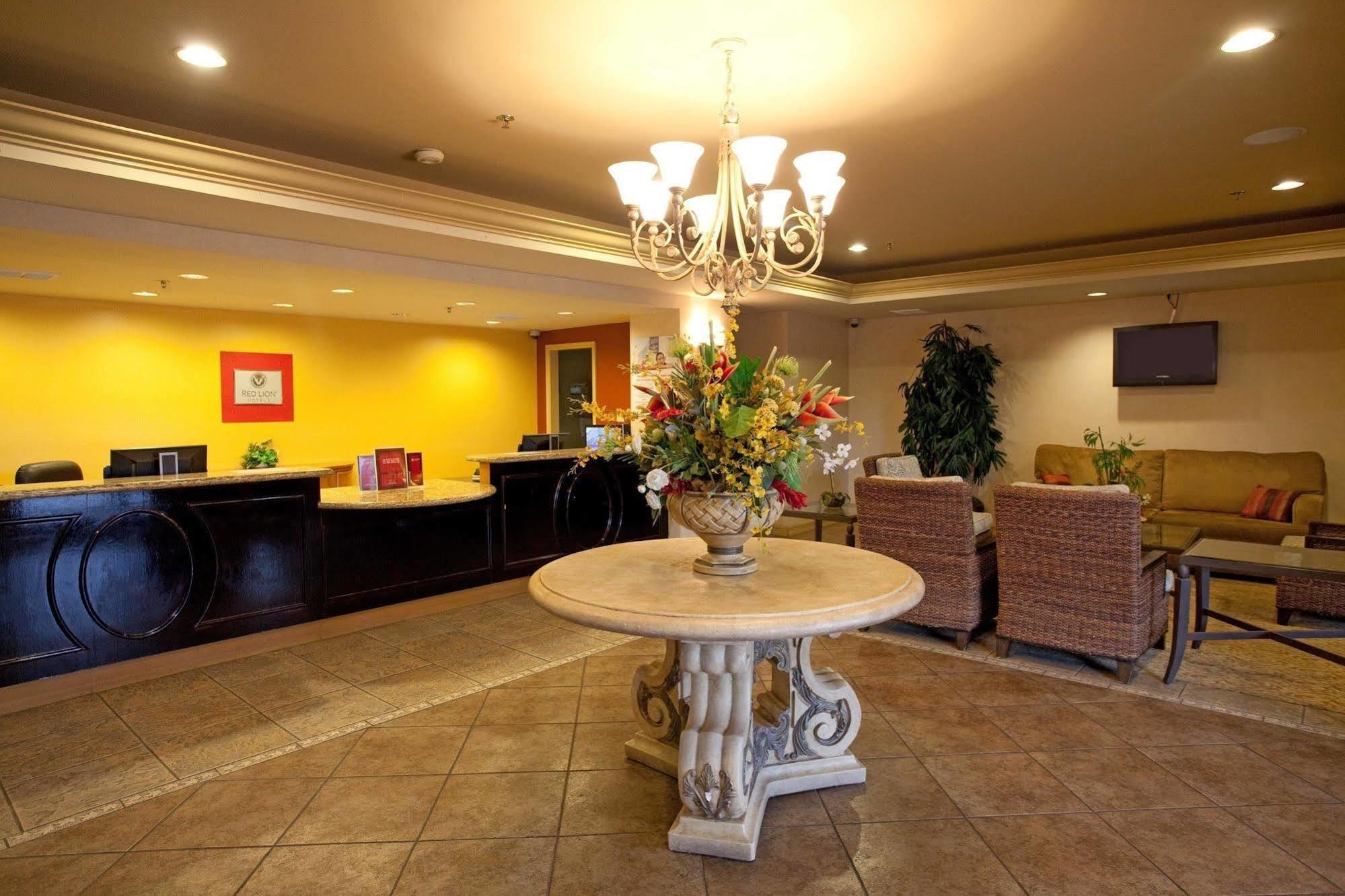 Red Lion Inn & Suites Cathedral City Palm Springs Екстер'єр фото
