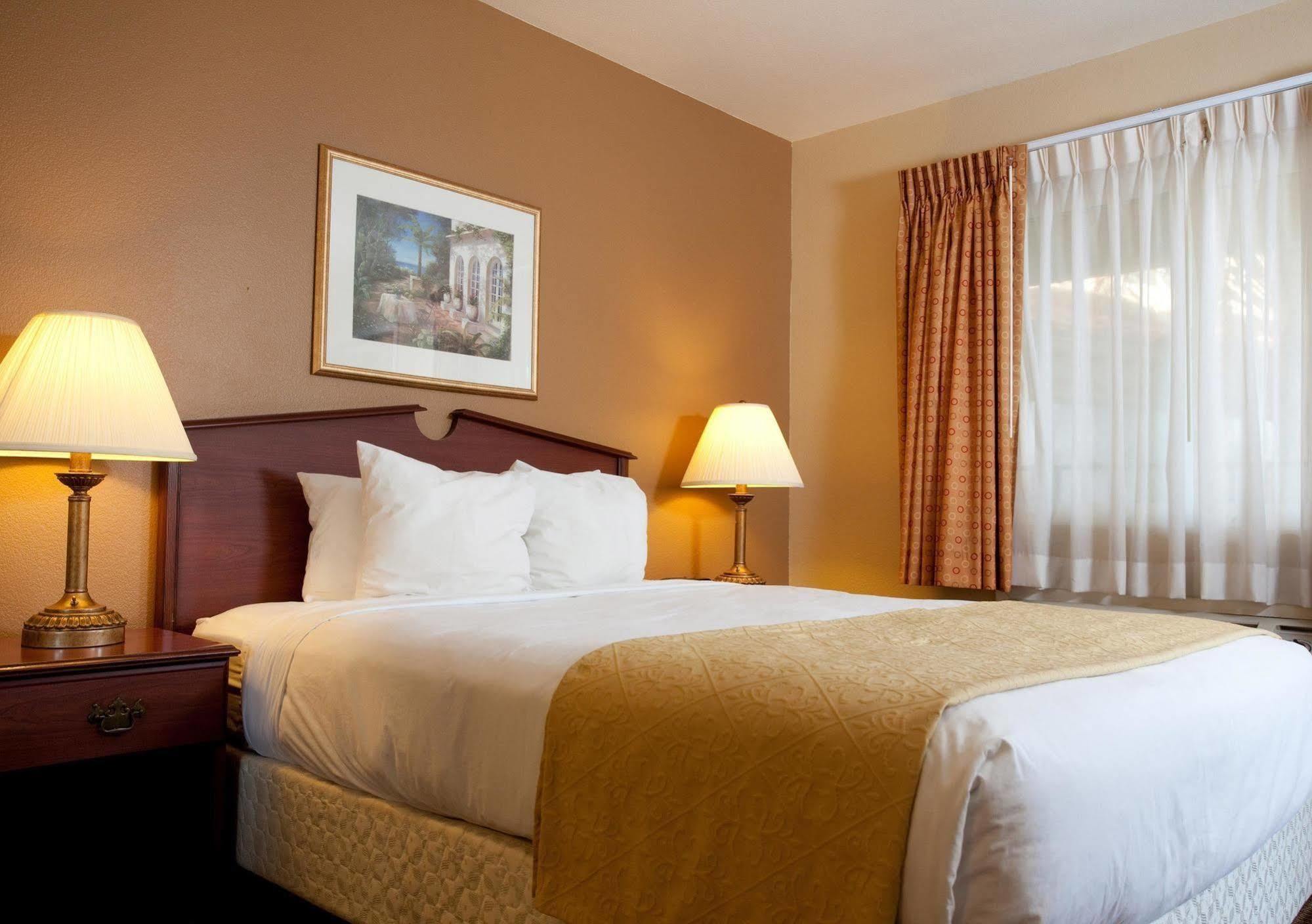 Red Lion Inn & Suites Cathedral City Palm Springs Екстер'єр фото