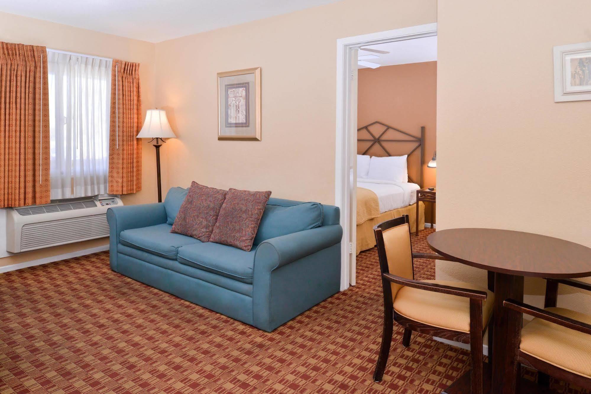 Red Lion Inn & Suites Cathedral City Palm Springs Екстер'єр фото